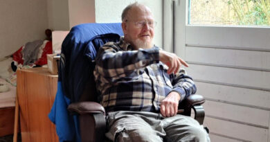 85-jarige man dreigt dakloos te worden in Elim: Urgentiecommissie laat hem in de kou staan
