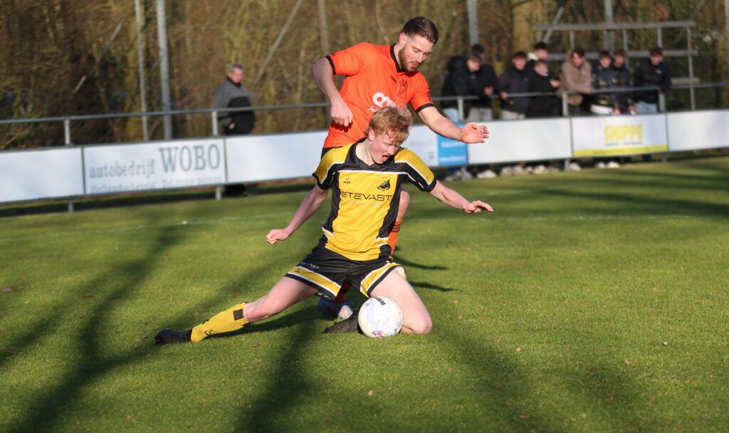 ehavend SCN ziet derby al voor rust beslist worden door VV Hollandscheveld.